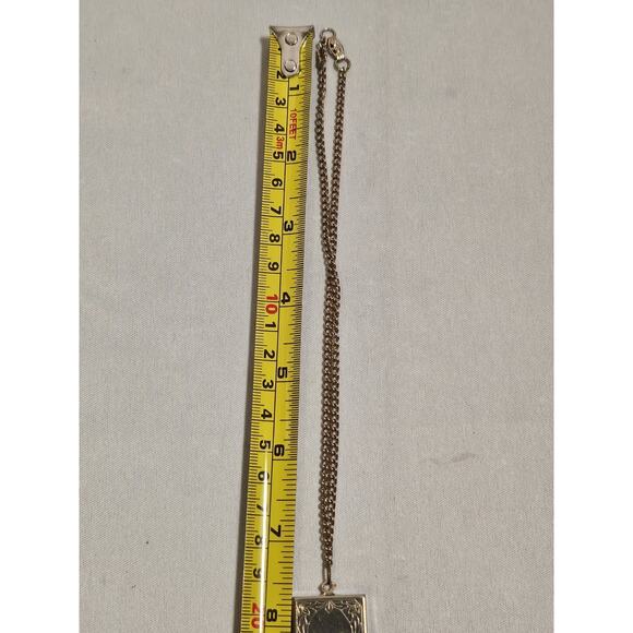 Cameo Four Picture Gold Tone Decorative Locket - Spring Loaded - Vintage - Picture 13 of 15